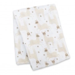 Η μεγάλη μουσελίνα της Lulujo Modern Llama Swaddling Blanket είναι 100% βαμβακερή με εκλεπτυσμένη ύφανση. Είναι προπλυμένη και όσο περισσότερο πλένεται τόσο πιο απαλή γίνεται.  Απαλή και αέρινη όχι μόνο να για τυλίξετε το μωρό αλλά και για να την χρησιμο