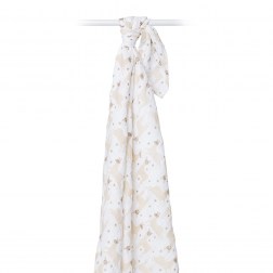 Η μεγάλη μουσελίνα της Lulujo Mountain Top Swaddling Blanket είναι 100% βαμβακερή με εκλεπτυσμένη ύφανση. Είναι προπλυμένη και όσο περισσότερο πλένεται τόσο πιο απαλή γίνεται.  Απαλή και αέρινη όχι μόνο να για τυλίξετε το μωρό αλλά και για να την χρησιμο