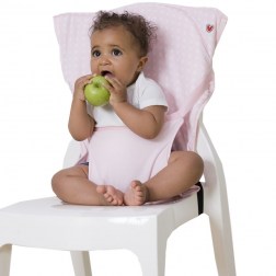 Easy Up (booster φαγητού) Pink Stars! από την Γαλλική Baby to Love  Το Easy Up Rainbow από την Baby To Love είναι ένα φορητό και compact καρεκλάκι φαγητού που μπορεί να βοηθήσει το παιδί σας να κάθεται άνετα σε οποιαδήποτε καρέκλα.  Ελαφρύ, απλό και εύκο